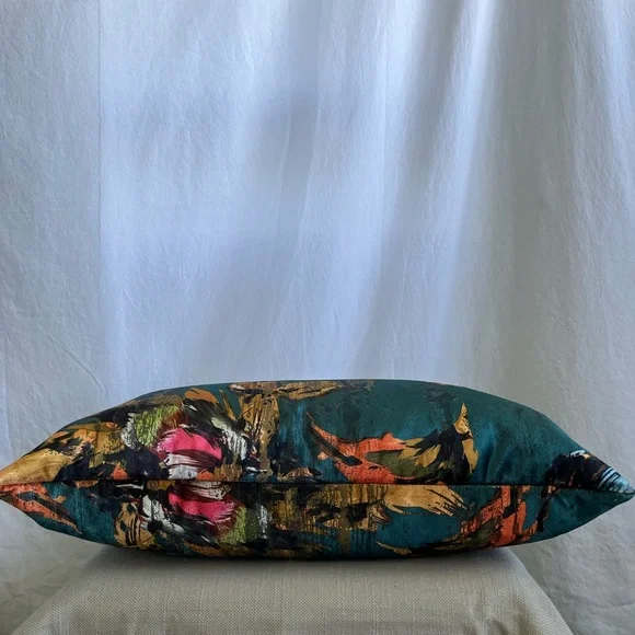 Studio 773 decorative pillow - Picture 3 of 5